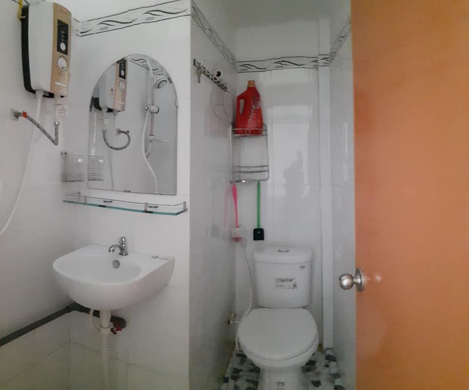 Cho thuê nhà đầy đủ nội thất dọn vào ở ngay bên hông cầu Quang Trung