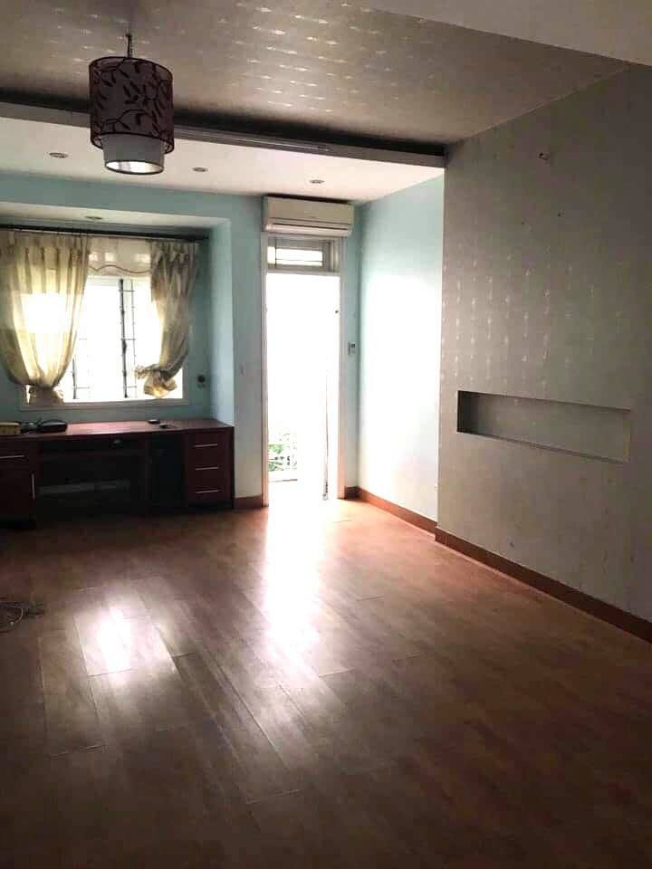 Chính chủ cho thuê nhà tại Vương Thừa Vũ - Hoàng Văn Thái Ô tô đỗ cách nhà 5m 70m đất, sân rộng 16m
