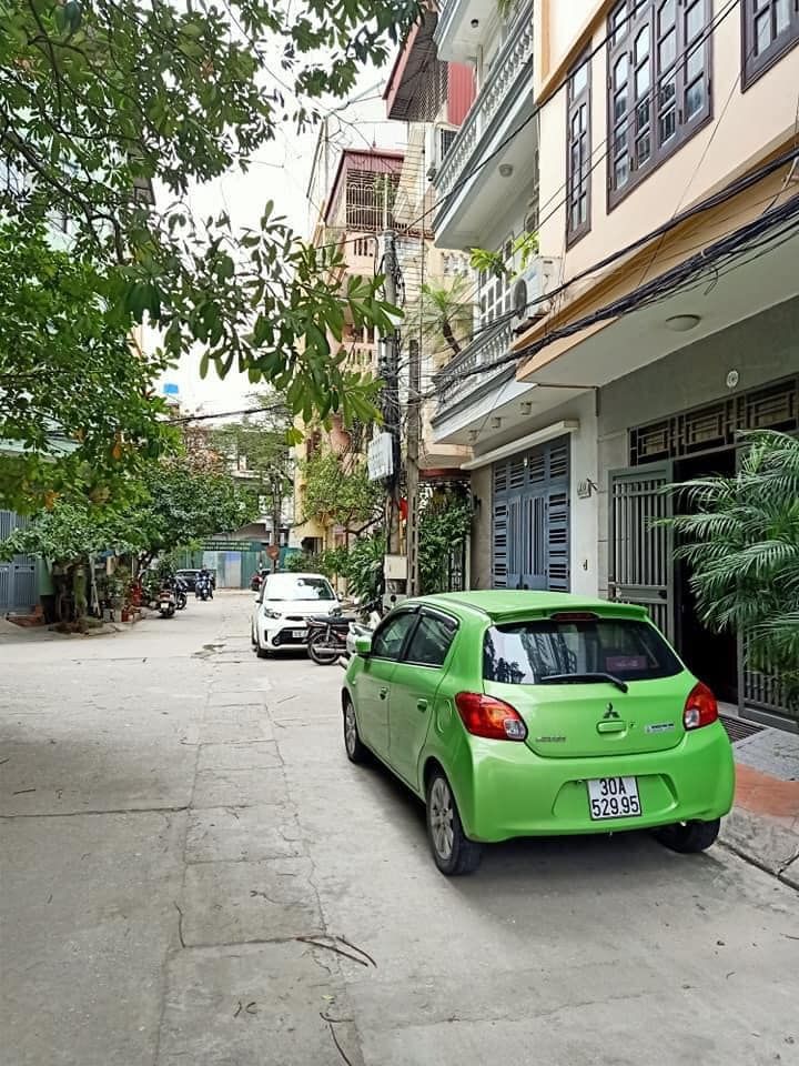 NHÀ SIÊU ĐẸP- VỊ TRÍ TRUNG TÂM- XUNG QUANH CÓ NHIỀU TRƯỜNG ĐH- Ô TÔ CÁCH NHÀ 15M- CẦU GIẤY