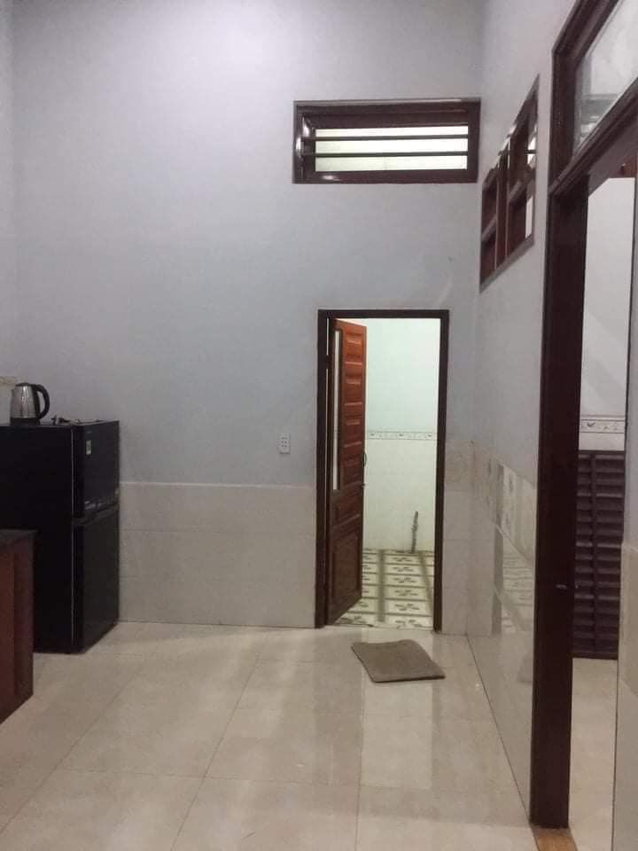 Cần bán gấp căn nhà đẹp Nhà 6,7×41× full tc. 3phòng ngủ. 1 phòng bếp. 1phòng khách. Có Sân để ôtô