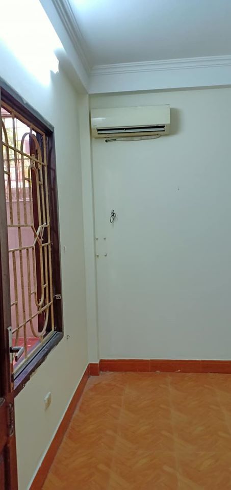 Cho hộ gia đình thuê nhà tập thể tầng 1 Khu Tập thể Bộ Công An phố Nguyễn Huy Tưởng - Quận TX