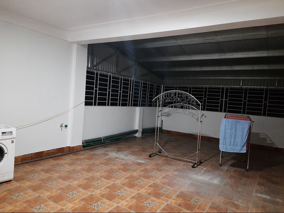 Bán nhà Địa chỉ: 21 tây sơn, p hoàng văn thụ Diện tích: 156m2, mặt tiền 5,5m. Hướng tây bắc, 3 tầng