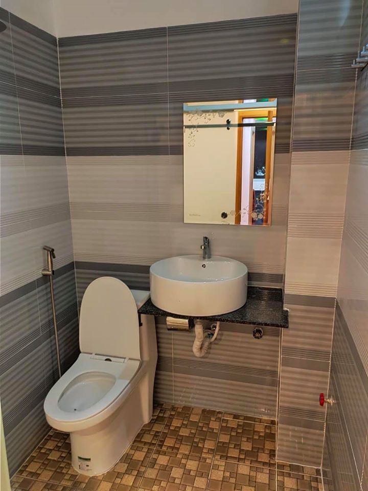 NHÀ TRỆT LỬNG ĐÚC BÊ TÔNG KDC MIỀN NAM Nhà đẹp sạch sé có 2 phòng ngủ