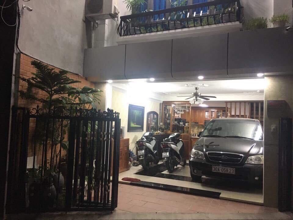 Cho thuê phân lô, lô góc, oto vào nhà Hoàng Cầu dt 55m 5 tầng