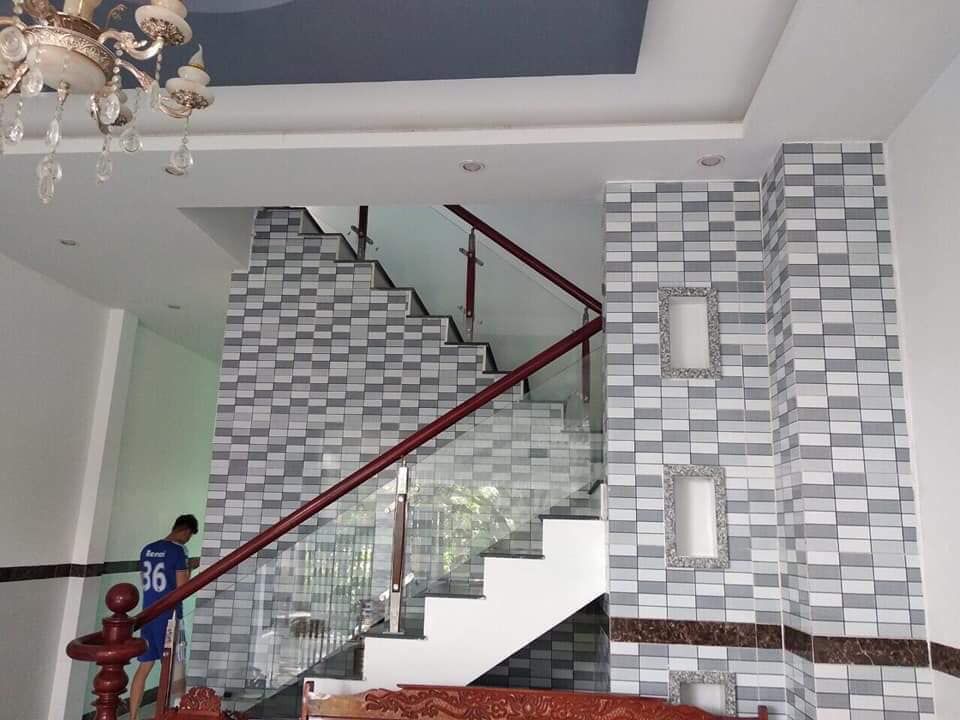 Bán nhà gần sân bay, kế bên Ngân Thuận, lộ 8m, cách mặt tiền Võ văn Kiệt 200m