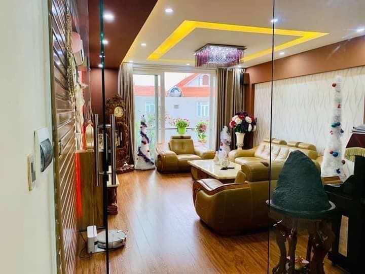 NHÀ CẦU GIẤY, 92M,6T, ĐỦ CHỖ ĐỖ CHO 3 Ô TÔ, VỪA Ở VỪA KINH DOANH, NHỈNH 9 TỶ