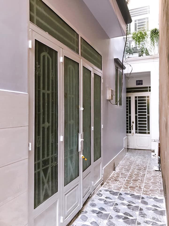 Nhà sổ riêng 3,1 x 7m đúc 1 lầu giá : 1,590 tỷ. Cách chợ hiệp thành 300m. 2 xech ngắn đường ht13