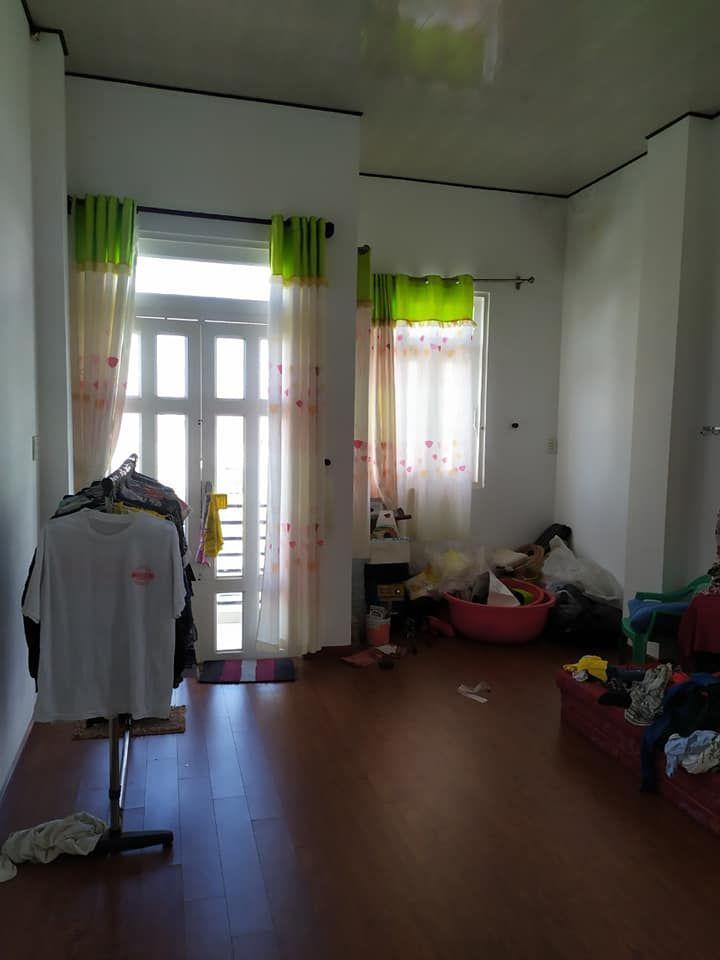 Cho thuê nhà trục chính hẻm 125 Hoàng Văn Thụ. Diện tích: 4x11.1