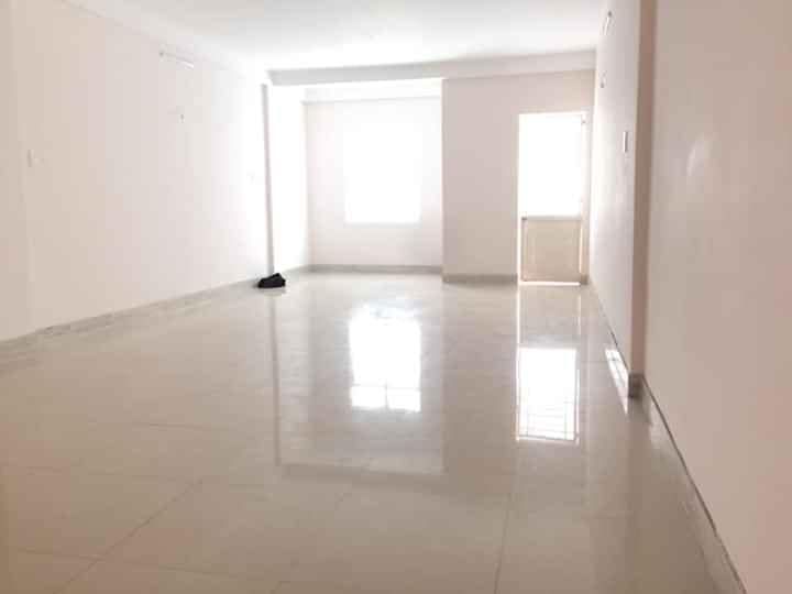 Căn hộ tầng trệt chung cư Mương Cát, DT 85m2, hướng tây. Giá 920tr.