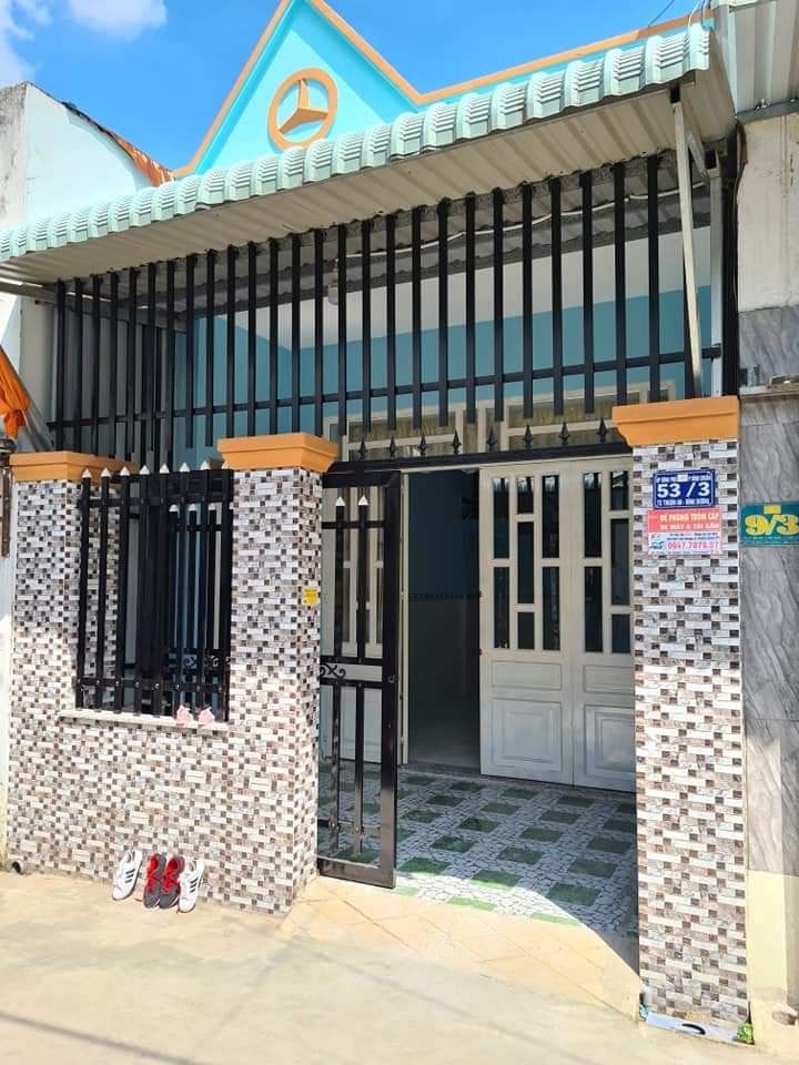 BÁN NHÀ SC SÁT NGÃ TƯ BÌNH CHUẨN GIÁ RẺ 4x14 thổ cư 50%