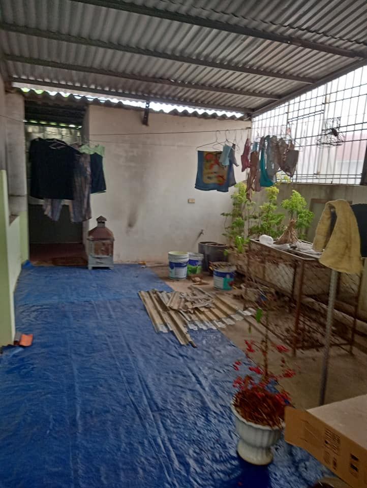 Nhà hướng Tây bắc 4 x 17,75= 71m gồm: 1 p.khách, 2 .ngủ, 2 vệ sinh + Ngõ xe 4 chỗ vào.