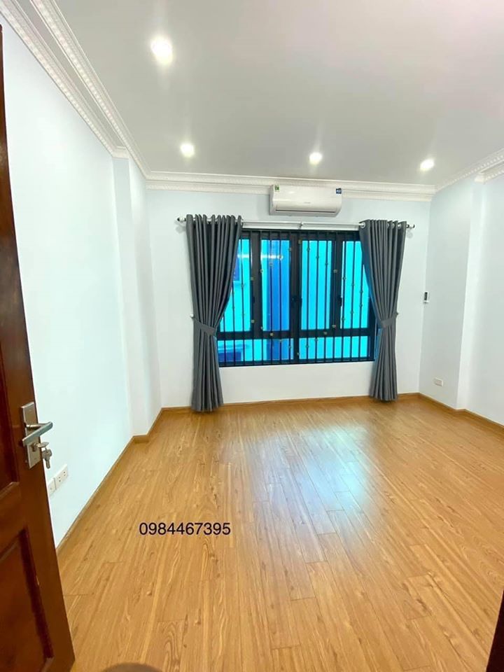 BÁN NHÀ KHƯƠNG TRUNG - GẦN TIỂU HỌC NGUYỄN TRÃI - GẦN NGÃ TƯ SỞ , FULL NỘI THẤT.