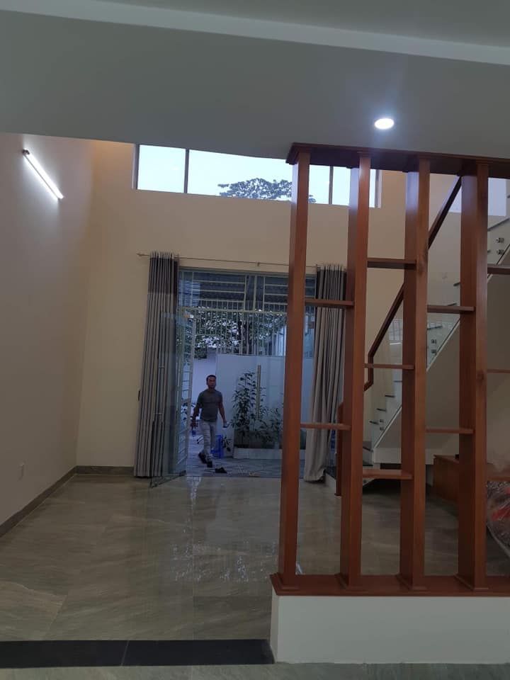 Nhà mt đường 7m cho thuê . Khu tân cường thành đầu đường hoàng minh thảo