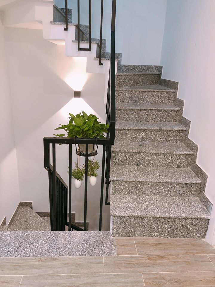 Căn hộ mới xây 20m2 nằm trong nhà 4 tầng, ngay trung tâm TP, Núi Thành