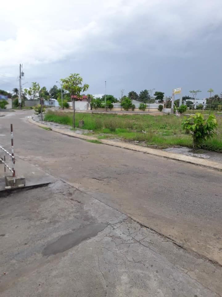 Đất Ở đô thị rạch giá, giá hợp lý, tiện kinh doanh. gần biển Tp. Rạch Giá chỉ 300tr