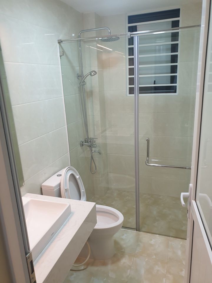 Bán nhà Trần Quốc Hoàn, Cấu Giấy - Ô tô vào nhà - 40m2 - Hợp ở và KD - 2 thoáng