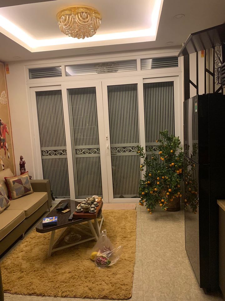 Nhà mới xây hơn 1 năm, 100m ra chợ, khu trung tâm Đống Đa đi đâu cũng gần, hàng xóm thân thiện.