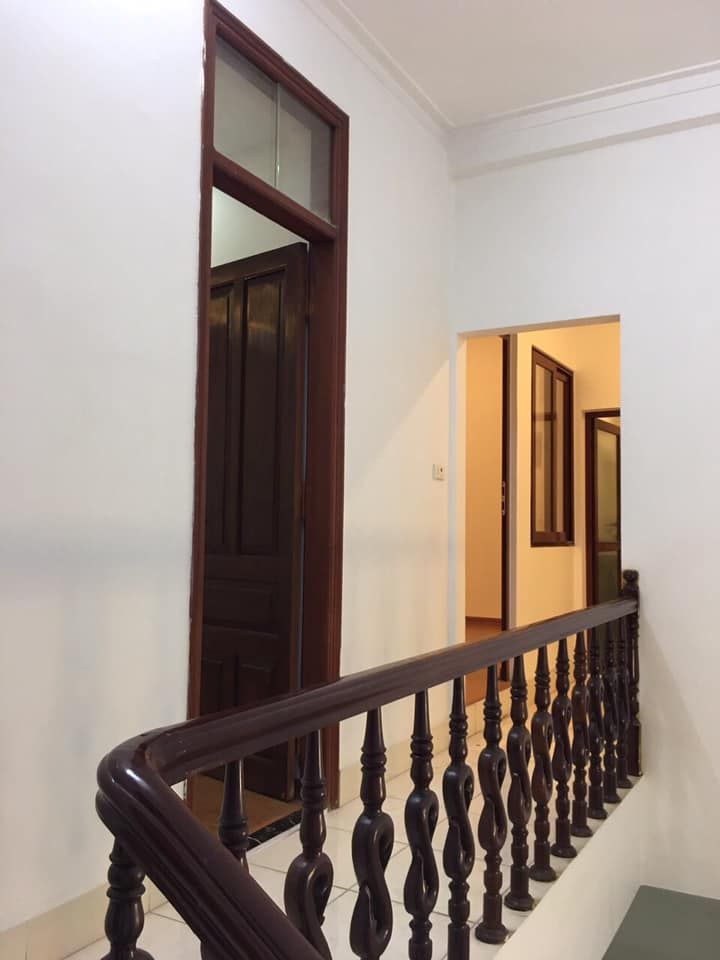 Cho thuê cả nhà hoặc từng tầng khép kín. Dt:86m/1 tầng,2pn,1vs. ngõ 640 nguyễn văn cừ