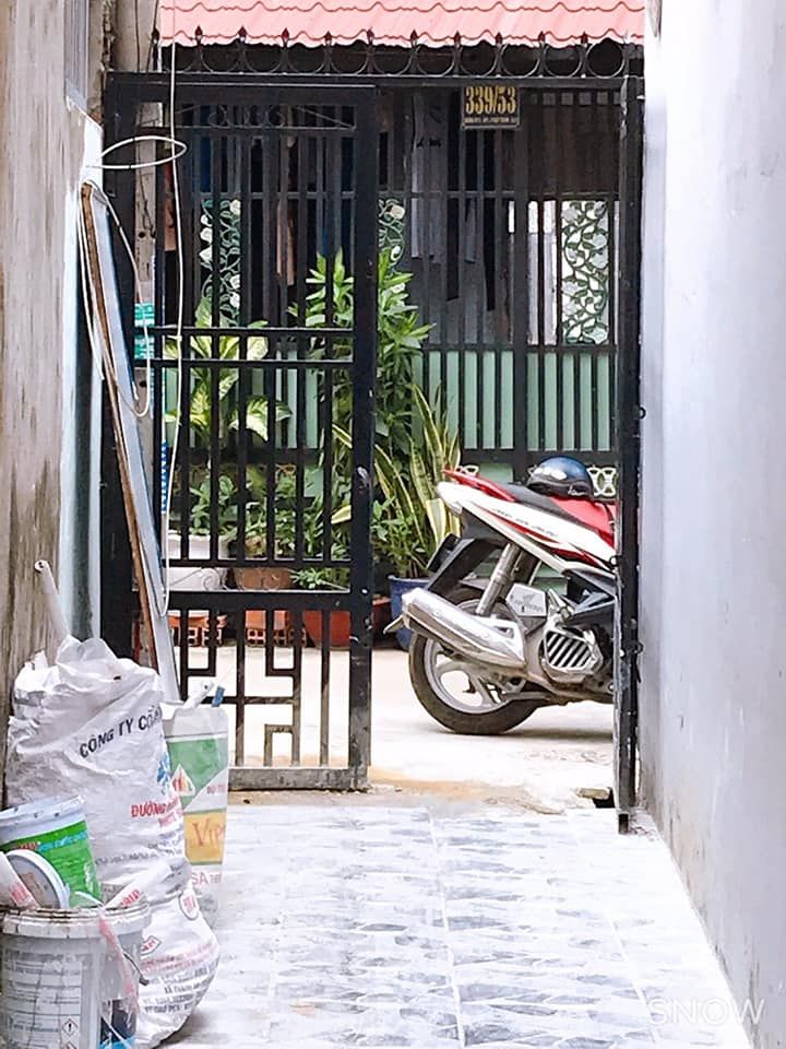 Nhà sổ riêng 3,1 x 7m đúc 1 lầu giá : 1,590 tỷ. Cách chợ hiệp thành 300m. 2 xech ngắn đường ht13