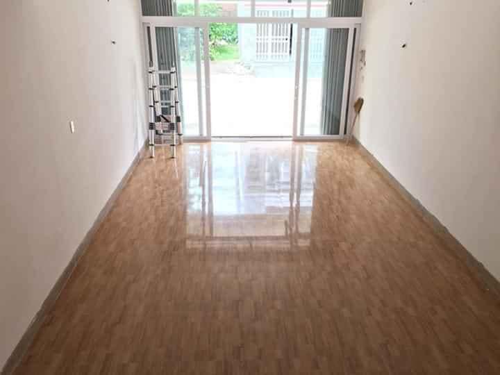 Căn hộ tầng trệt chung cư Mương Cát, DT 85m2, hướng tây. Giá 920tr.