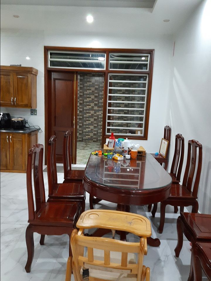 Bán nhà Địa chỉ: 21 tây sơn, p hoàng văn thụ Diện tích: 156m2, mặt tiền 5,5m. Hướng tây bắc, 3 tầng