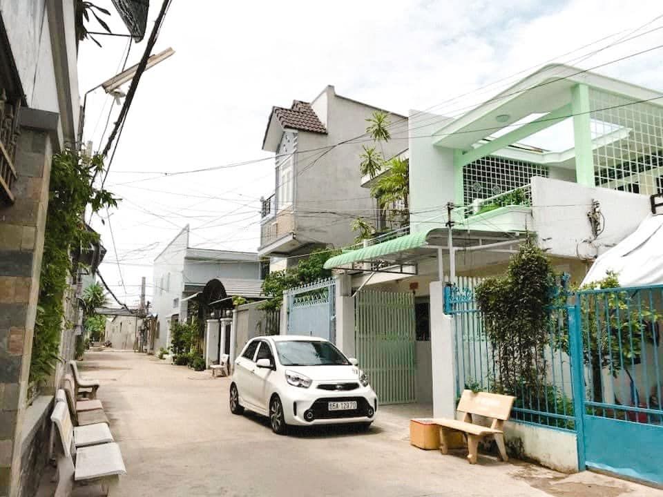 CHO THUÊ NHÀ 1 TRỆT, 1 LẦU RẤT RỘNG ĐẬU XE HƠI TRONG NHÀ (4 PHÒNG NGỦ) HẺM 86 CÁCH MẠNG THÁNG 8