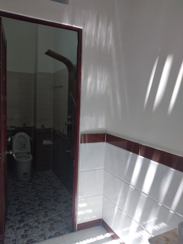 Cần bán nhà lầu trệt sân xe hơi dt 5.25×28 m2 nằm trung tâm tpk tân uyên bình dương