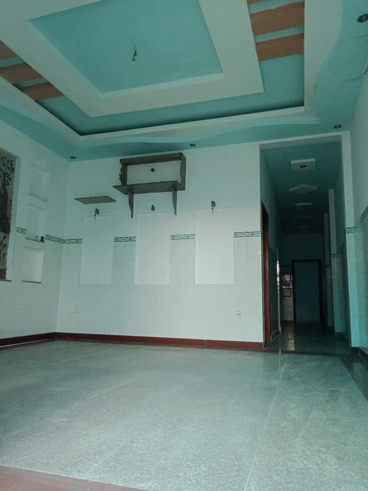 Nhà sổ hồng riêng ấp 4 Đông Thạnh Hóc Môn 5 x 20 , 2 phòng ngủ, 2 toilet, giếng trời.