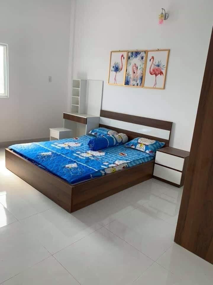 NHÀ CẦN BÁN TRÊN ĐƯỜNG ẤP 3 XÃ BÌNH CHÁNH , DỌN VÀO Ở NGAY NHÀ ĐẸP LUNG LINH