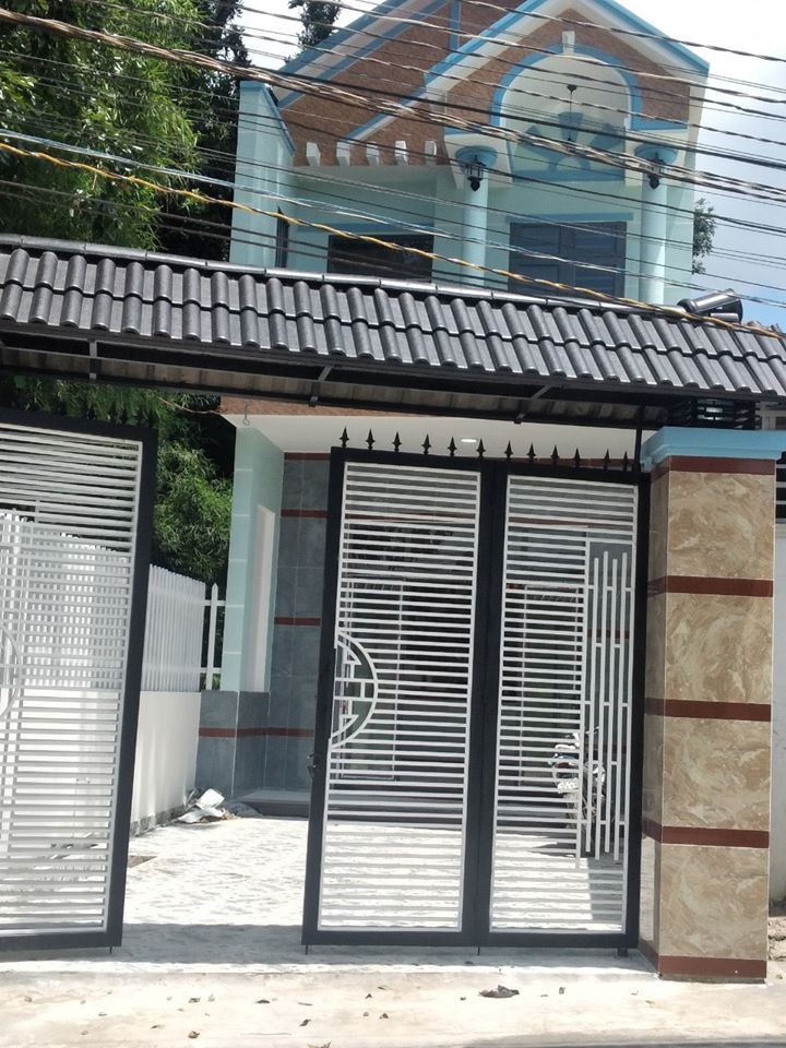 Cần bán nhà lầu trệt sân xe hơi dt 5.25×28 m2 nằm trung tâm tpk tân uyên bình dương