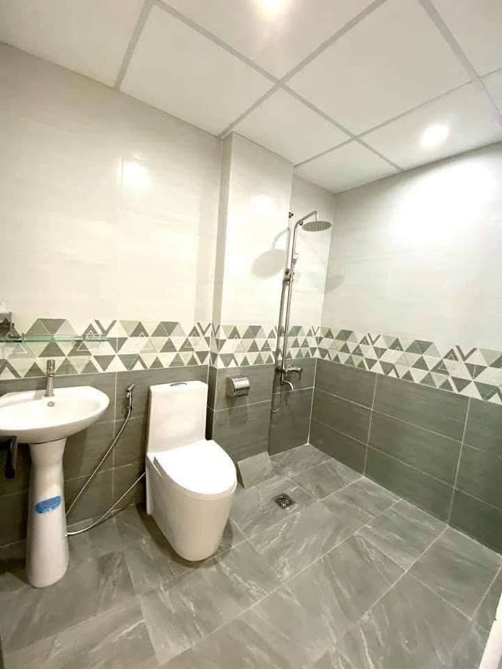 Cần bán gấp căn nhà 3 tầng khu B khu đô thị Phú Mỹ Thượng đã hoàn thiện.