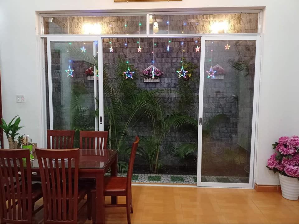 Bán nhà đẹp xây hiện đại TX Gia Nghĩa 2 phòng ngủ, 2 nvs, 1 khách, 1 bếp, phòng thờ.