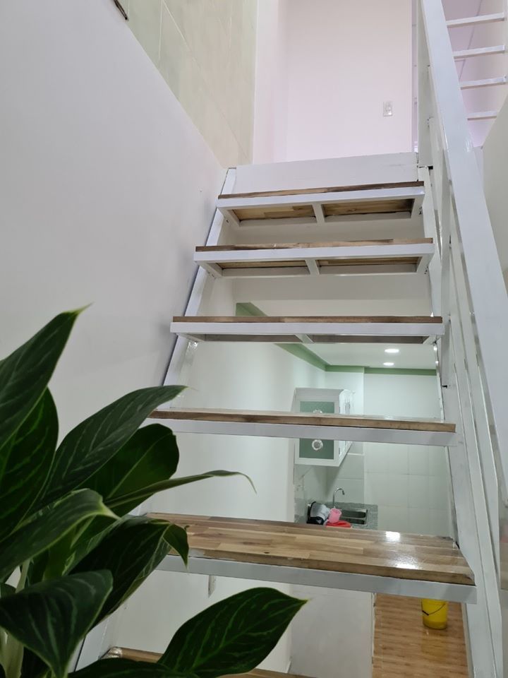 BÁN NHÀ LẦU GIÁ RẺ - P. BÌNH HƯNG - TP PHAN THIẾT CỰC ĐẸP, RỘNG, NGANG 6M, RẤT HIẾM
