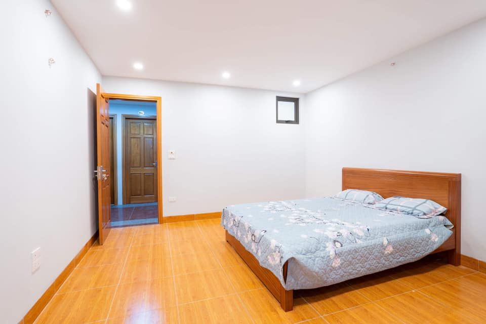 Cho thuê CCMN tại phố khúc thừa dụ gần công viên cầu giấy nhà mới xây rất đẹp .