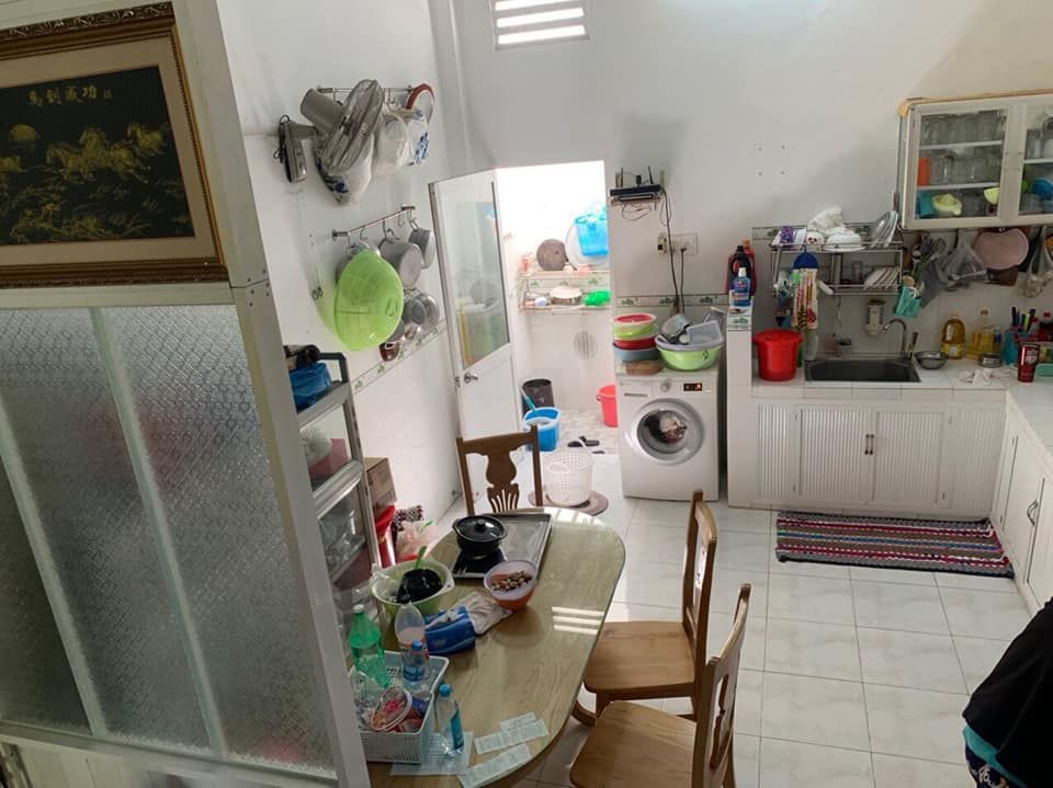 BÁN CĂN NHÀ KDC P2 Đường 1B nhà đẹp chỉ cần sách Vali vào ở ngay k cần phải sữa chữa.