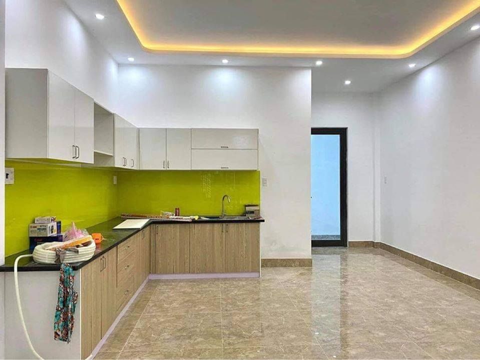 Cần bán gấp căn nhà 3 tầng khu B khu đô thị Phú Mỹ Thượng đã hoàn thiện.