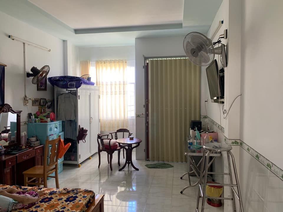 BÁN CĂN NHÀ KDC P2 Đường 1B nhà đẹp chỉ cần sách Vali vào ở ngay k cần phải sữa chữa.