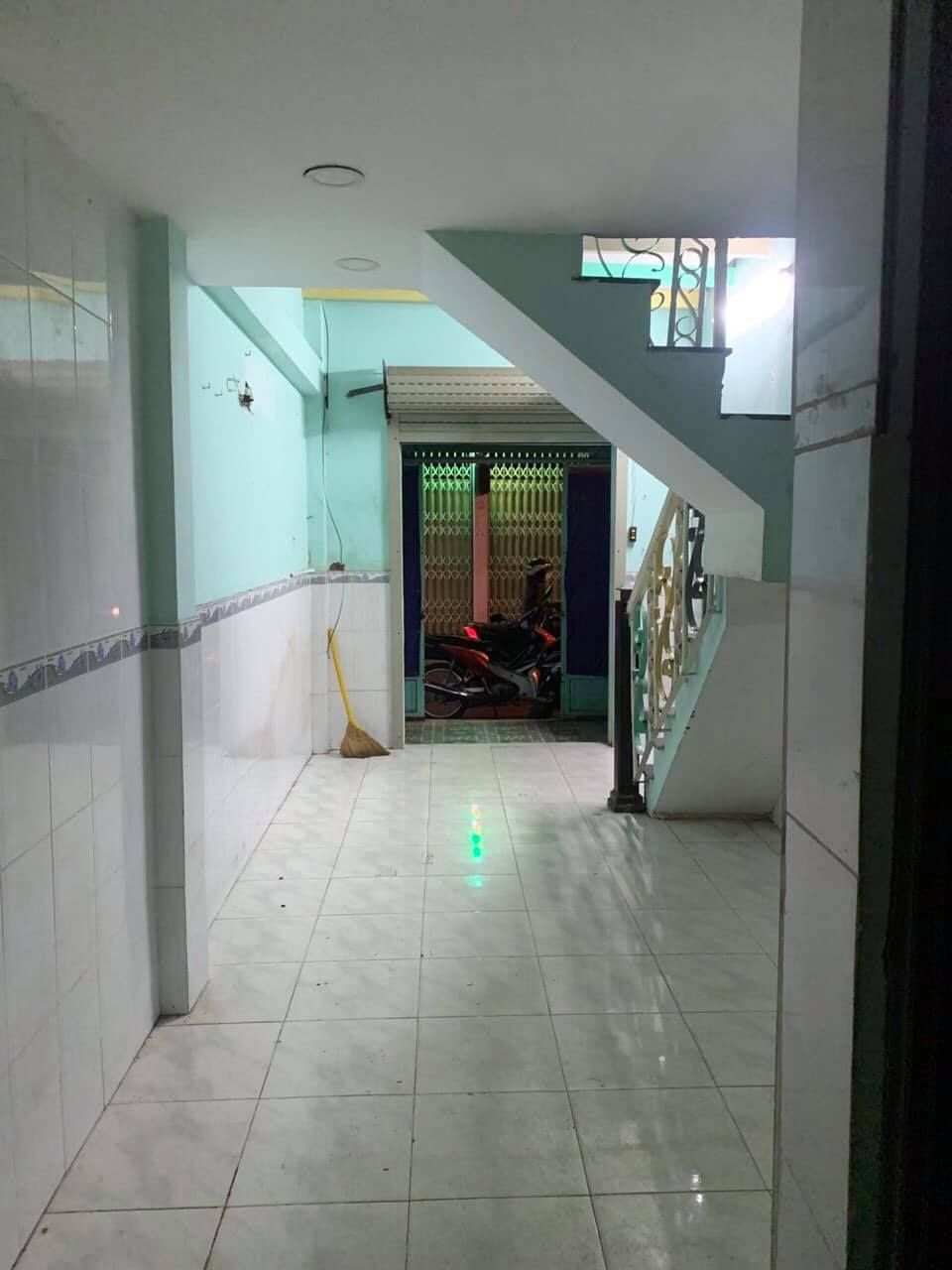 Nhà nhỏ cho Thuê ( Giá 7triệu / 1tháng ) , mặt tiền đường số 17 ( đa thiện ) tân thuận tây quận 7 .