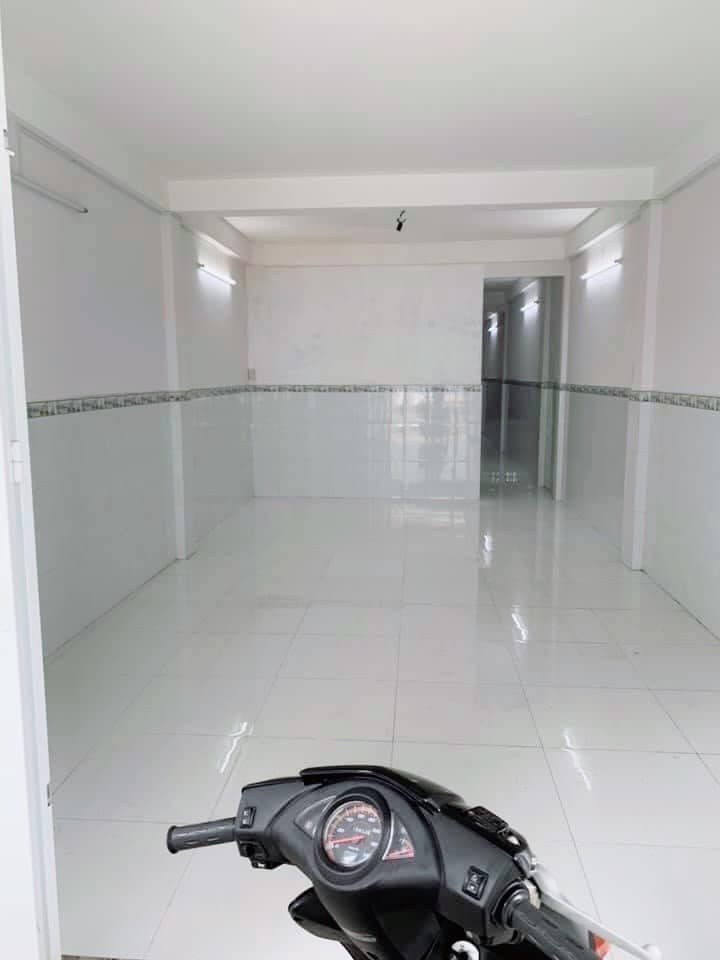 CHO THUÊ NHÀ 1 TRỆT, 1 LẦU RẤT RỘNG ĐẬU XE HƠI TRONG NHÀ (4 PHÒNG NGỦ) HẺM 86 CÁCH MẠNG THÁNG 8