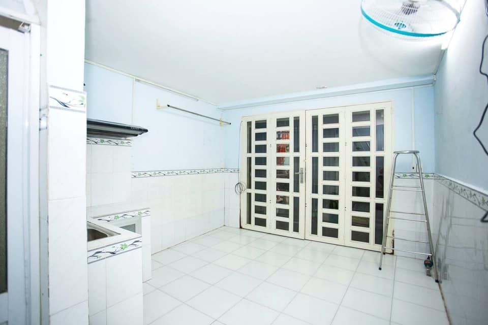 Cho thuê Nhà 1 trệt, 1 lầu đúc giả, 1 toilet, 1 phòng, 1 bếp. 5 triệu / 1 tháng Bùi Văn Ba Quận 7
