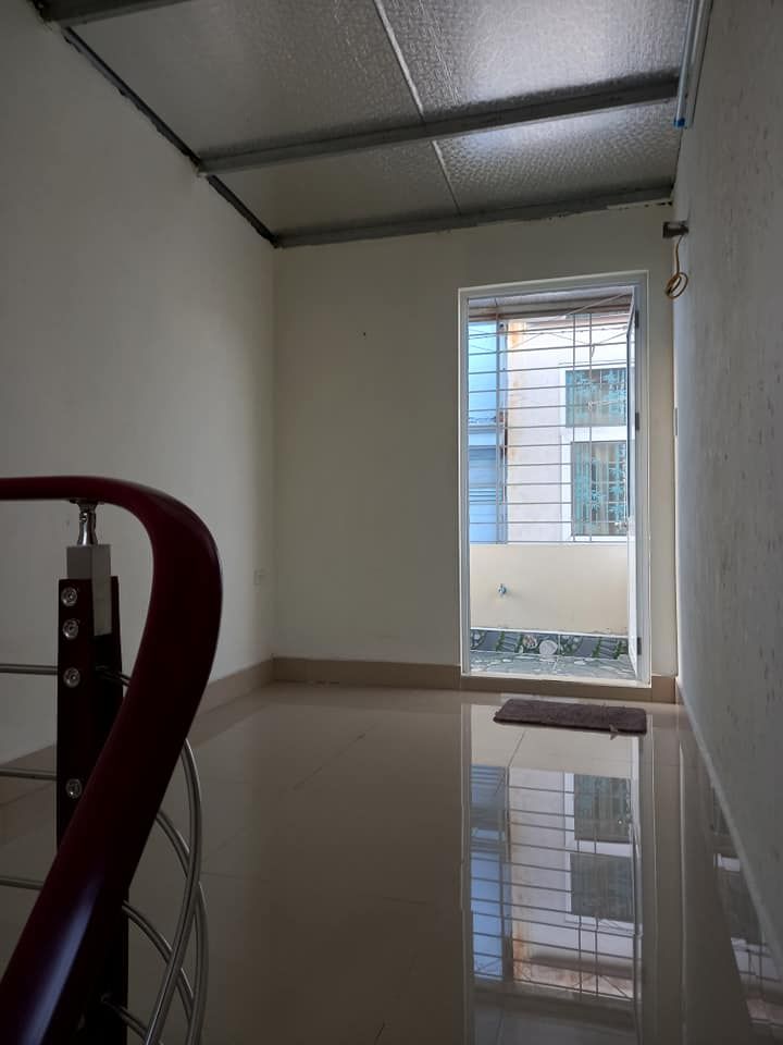 Cần cho thuê nhà số 6B/261 Cát Dài,gần bệnh viện việt tiệp,4 tầng