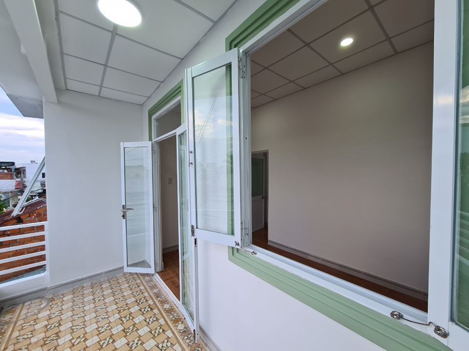 BÁN NHÀ LẦU GIÁ RẺ - P. BÌNH HƯNG - TP PHAN THIẾT CỰC ĐẸP, RỘNG, NGANG 6M, RẤT HIẾM