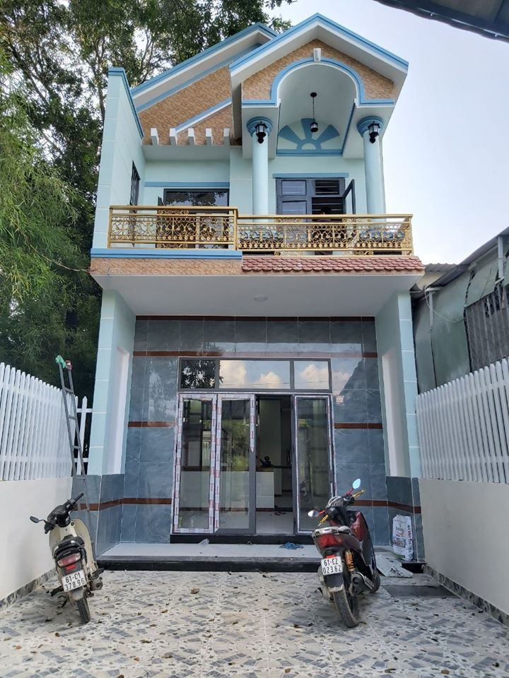 Cần bán nhà lầu trệt sân xe hơi dt 5.25×28 m2 nằm trung tâm tpk tân uyên bình dương