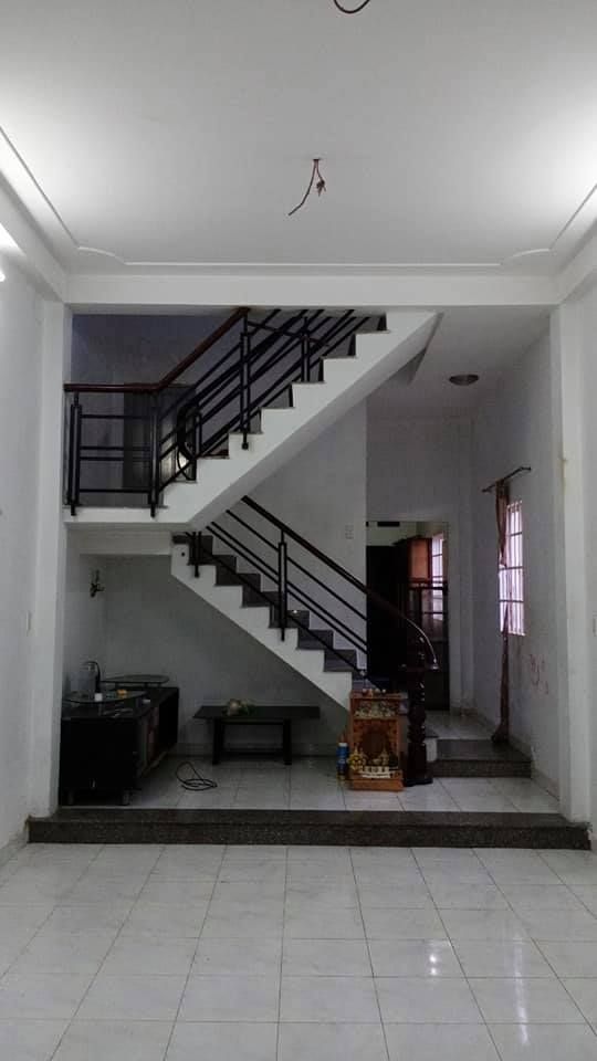 Cho thuê nhà nguyên căn 1 lầu, 1tret.2pn, 1 phòng khách ,2 wc, 1 nhà bếp, quận 9