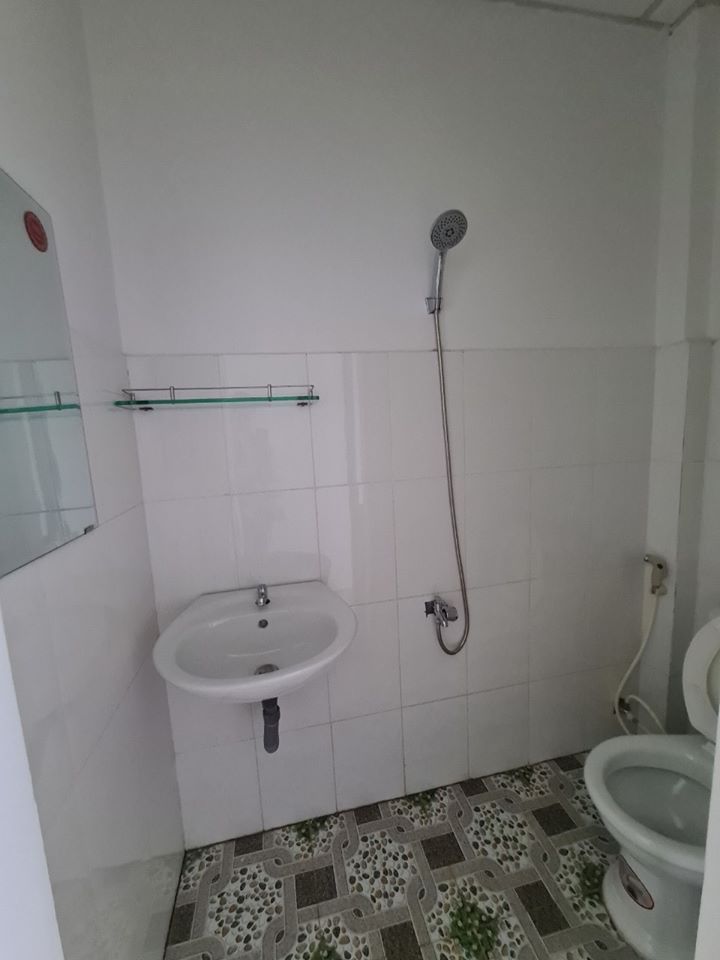 BÁN NHÀ LẦU GIÁ RẺ - P. BÌNH HƯNG - TP PHAN THIẾT CỰC ĐẸP, RỘNG, NGANG 6M, RẤT HIẾM