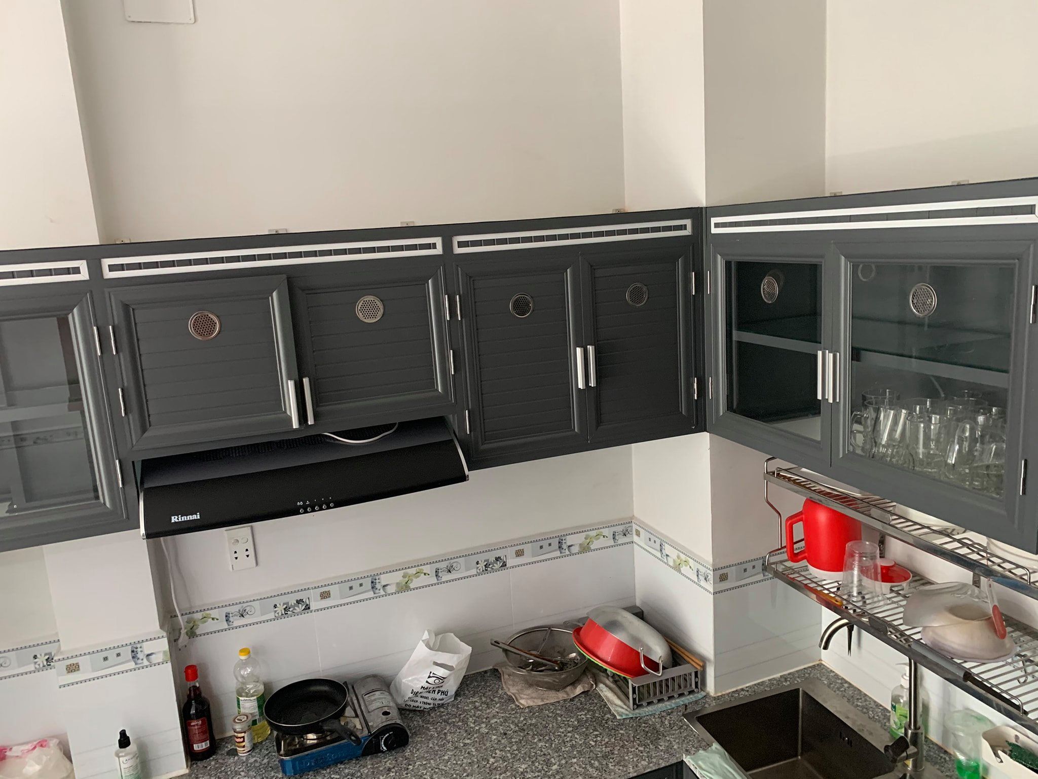 Cho thuê nhà mới hẻm nguyễn thị thập nội thất cơ bản máy lạnh , máy nước nóng , bếp