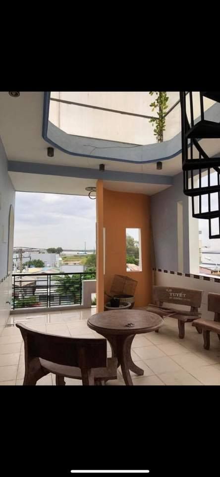 Chính chủ cho thuê nhà nguyên căn, mặt tiền số 26XX Huỳnh Tấn Phát, Phú Xuân, NB