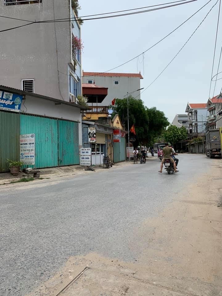 cần bán gấp mảnh Đất có đã kho tàng rộng rãi ở trục đường 383 khu vực xã Đông Kết, Khoái Châu, HY