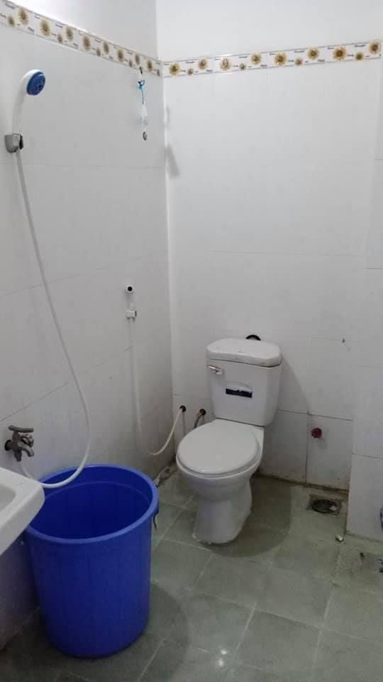 Cho thuê nhà nguyên căn 1 lầu, 1tret.2pn, 1 phòng khách ,2 wc, 1 nhà bếp, quận 9