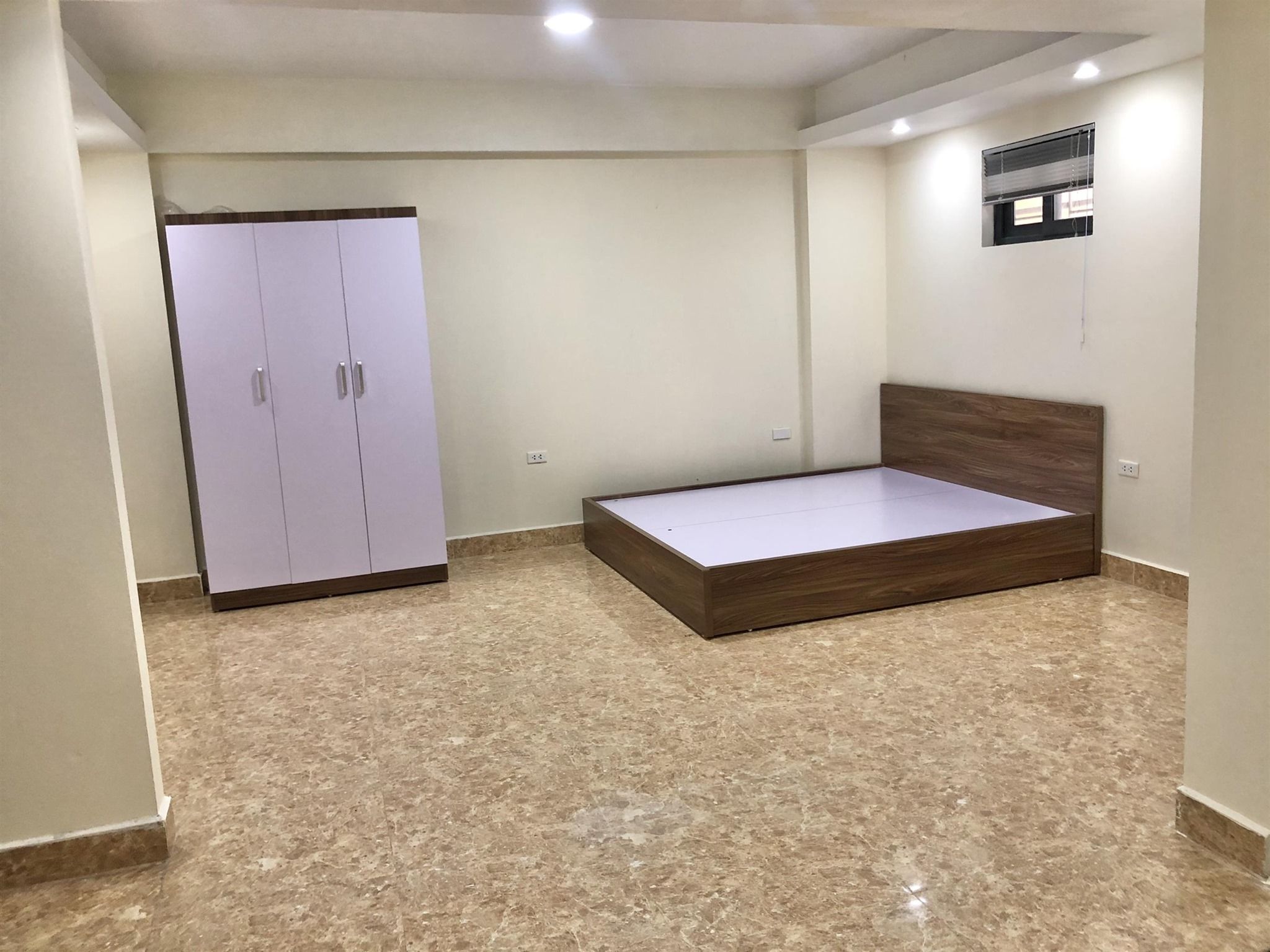 Phòng 30-35m2 thiết kế đẹp tiện dụng đầy đủ đồ 21 Lê Văn Lương. Có thể làm văn phòng.